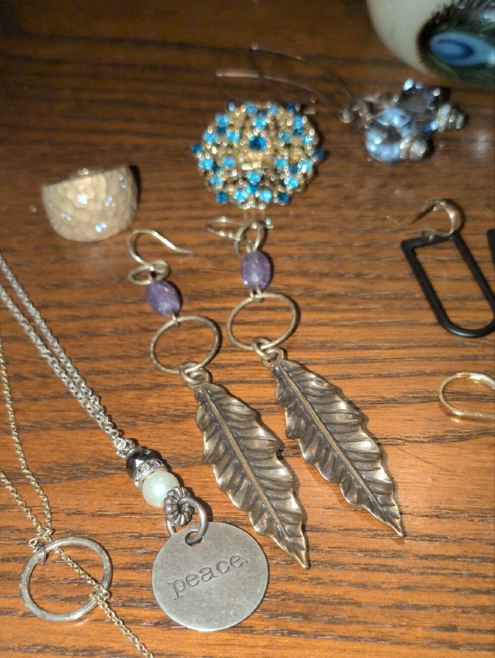 Lot Assorted Women’s Jewelry Set - Pink, Black, Multicolor Earrings & Bracelets - Picture 10 of 17